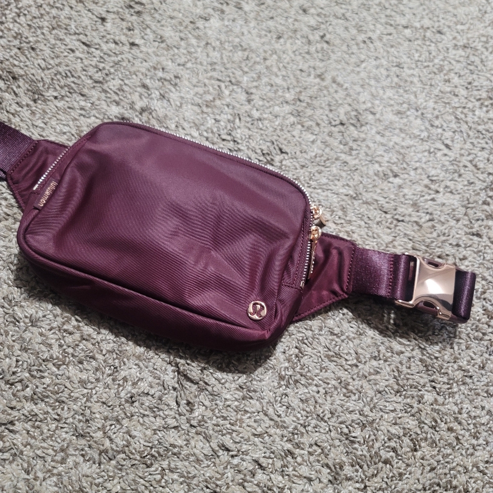 Lululemon belt bag